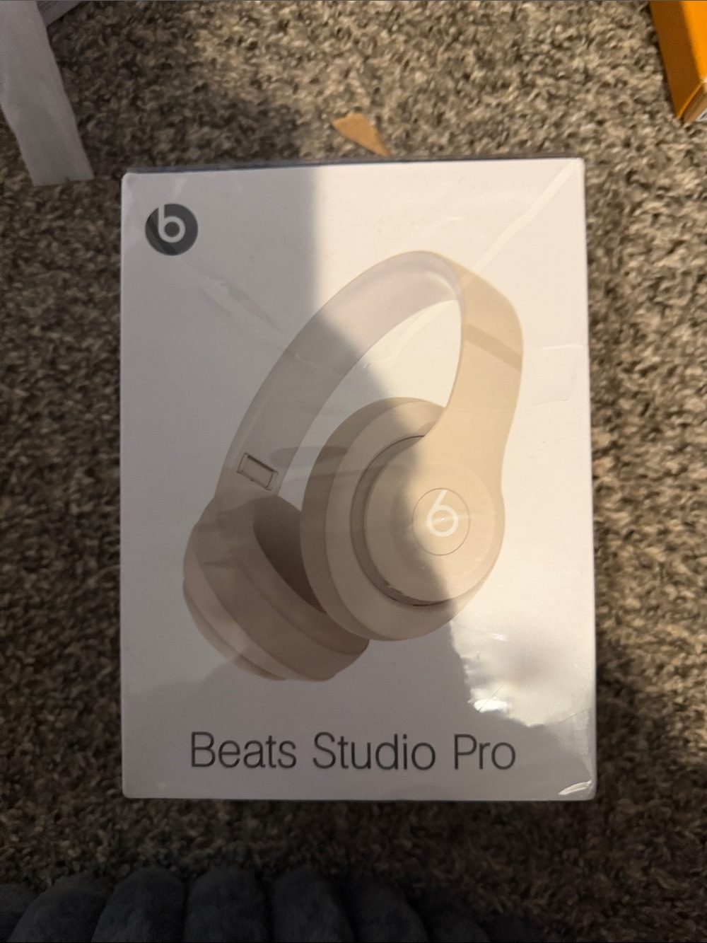 Beats by Dre Beats Studio Pro - Cream/White